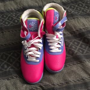 Very cute and colorful Reebok sneakers👟