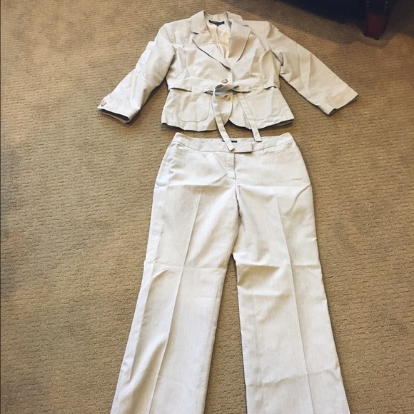 Isabel & Nina beige pant suit set