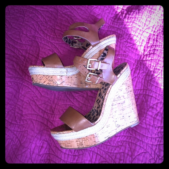 Sexy Jessica Simpson Tan Wedges