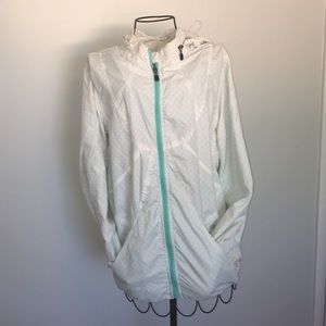 Workout wind breaker