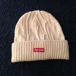 Supreme sweater beanie