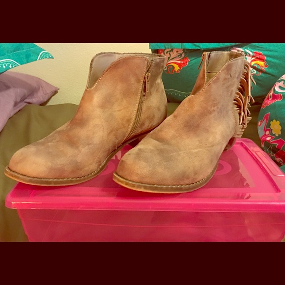 Dirty Laundry zip booties NWOB