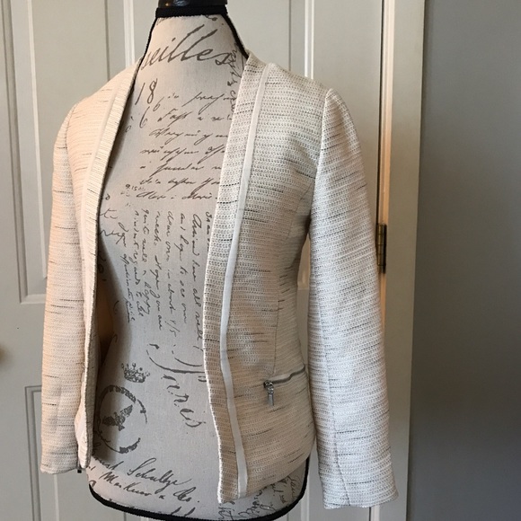 H&M Jackets & Blazers - NWT H&M Ivory & Gold Tweed Blazer