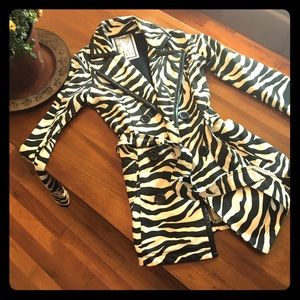 Cute animal print trench jacket! Perfect 👌