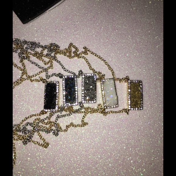 DIAMOND CRYSTAL PENDANT NECKLACE KENDRA LOOK ALIKE - Picture 2 of 2