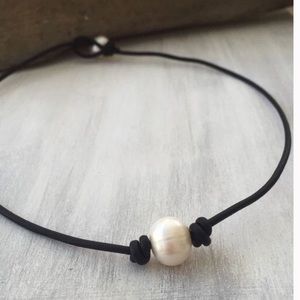 Boho leather pearl choker necklace