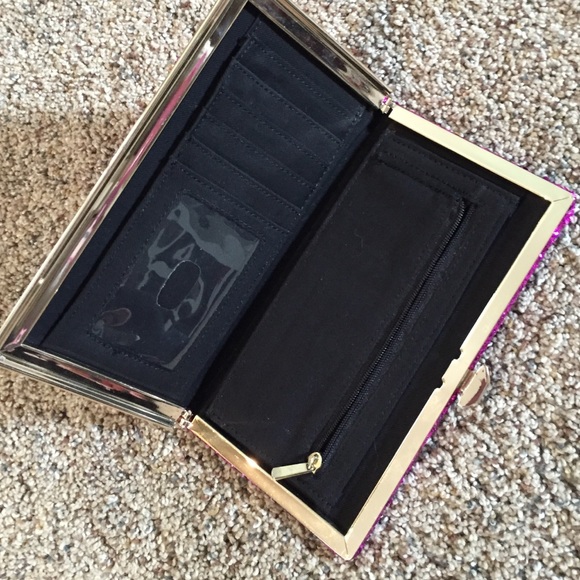 Clutch Pink Wallet - Picture 2 of 2