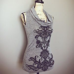 Cute sleeveless top!!