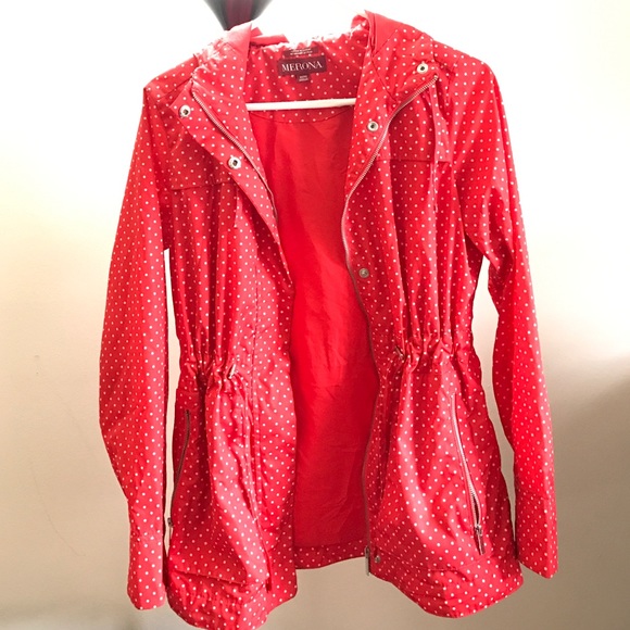 Water resistant wind breaker jacket