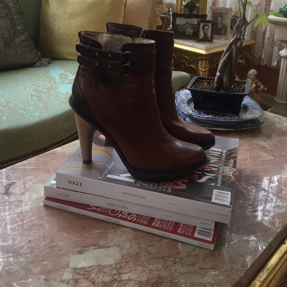 Cool leather ankle boots