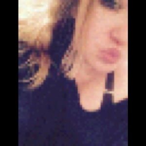 Meet your Posher, Hillary