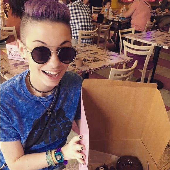 Meet your Posher, Regan