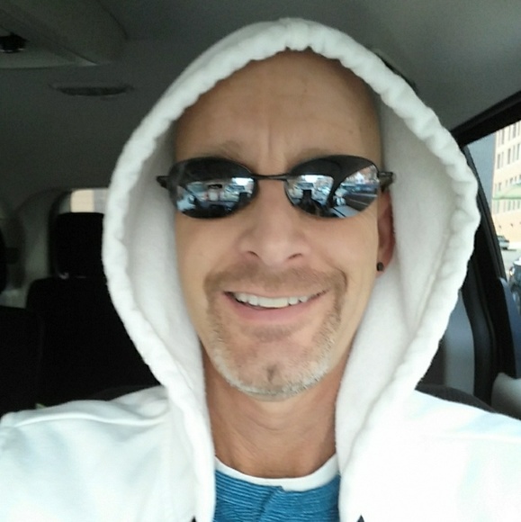 Meet your Posher, Mark - Picture 3 of 3