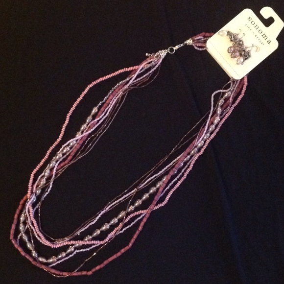 Earnings and necklace set