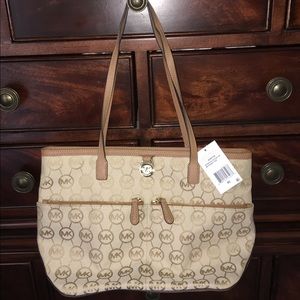 Michael Kors Kempton Zipper Tote