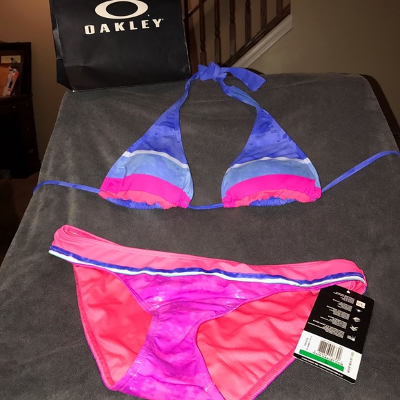 Oakley Bikini