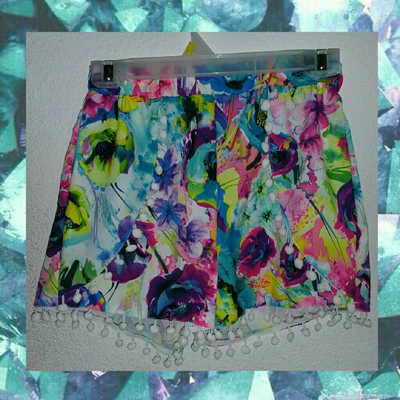 Flower pom pom shorts