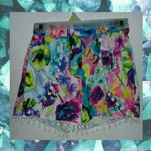Flower pom pom shorts