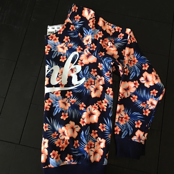 Victoria secret pink sweater - Picture 2 of 2