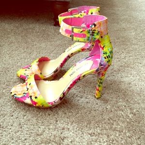 Bright Gianni Bini heels