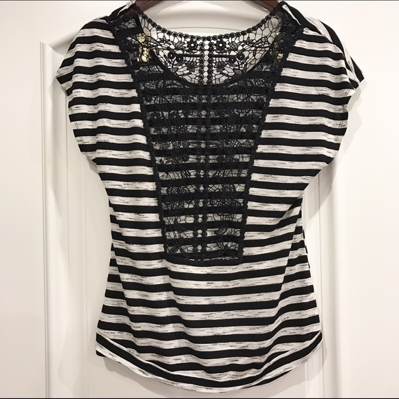 Crocheted Back Top - Picture 3 of 3