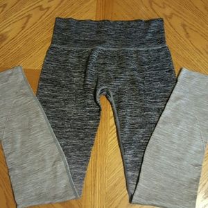 Namawear leggings/ yoga pants sz Juniors LG. Gray
