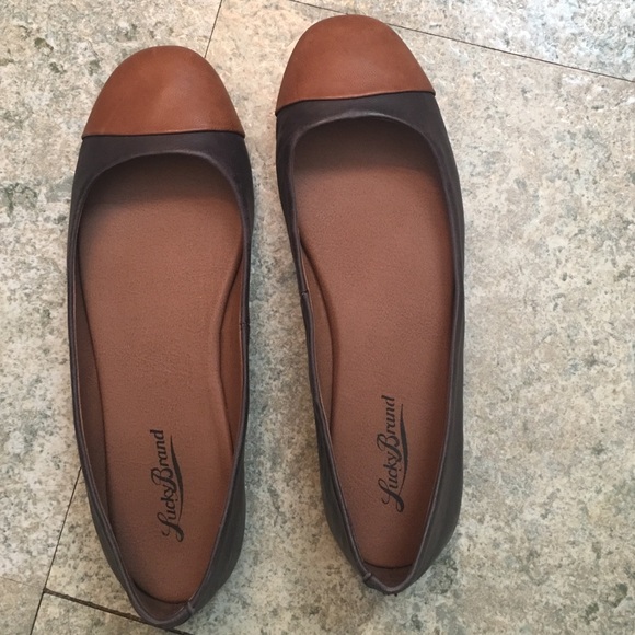 Lucky brand 7.5 flats. Never worn