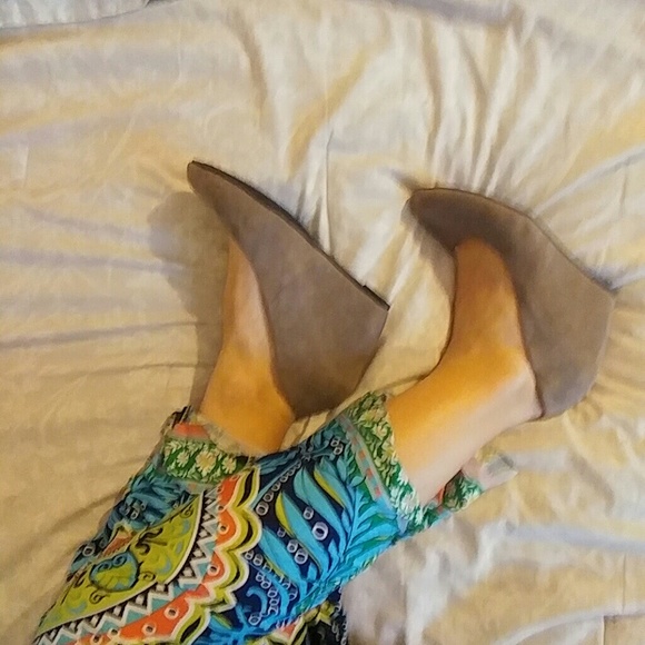 Shoe and pant bundle :)