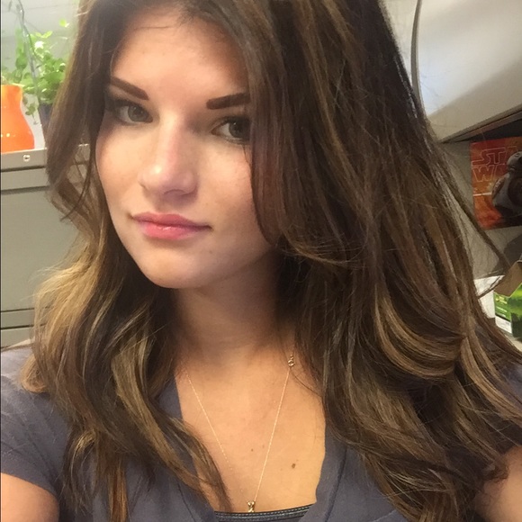 MEET YOUR POSHER! - Picture 3 of 4