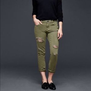GAP 1969 Girlfriend 27r distressed jeans