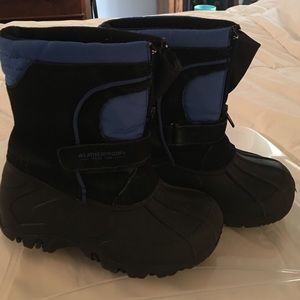 Boys Weatherproof snow boots