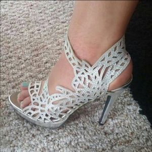 Beautiful Silver High Heels 👠