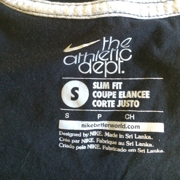 Nike tee - Picture 2 of 3