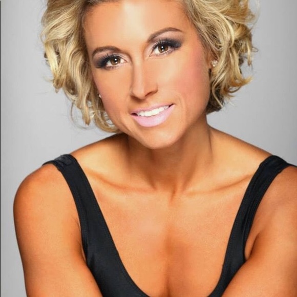 Meet your Posher, Jennifer - Picture 4 of 8