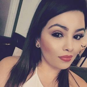 Meet your Posher, Roxanne