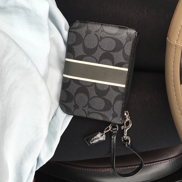 Coach wallet - Picture 1 of 3