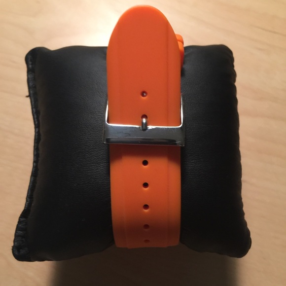 Guess mens orange watch - Picture 3 of 3