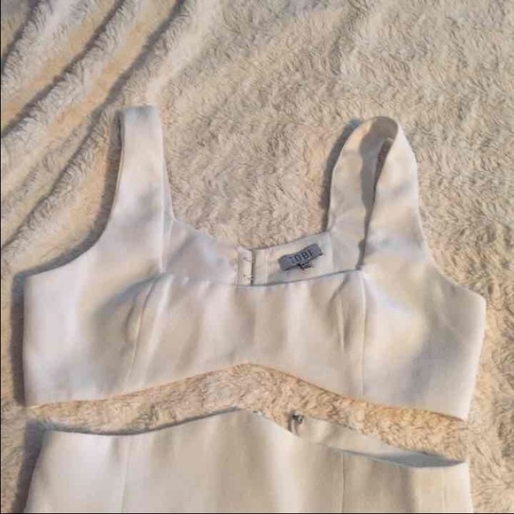 🚫🚫SOLD🚫🚫Toni 2 piece set in winter white. - Picture 2 of 4