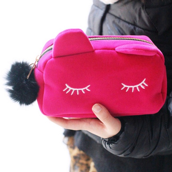 Sleepy cat 😽 Pom Pom velour make up bag - Picture 1 of 2