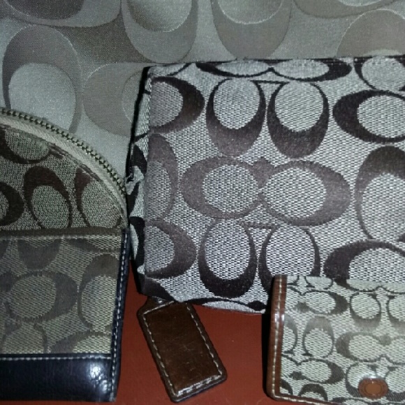 Beautiful coach purse with matching make up bag, - Picture 2 of 3