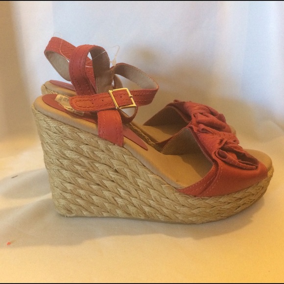 ENVY Spunky Leather Wedge Sandal - Picture 3 of 3