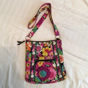 Vera Bradley purse in pattern "va va bloom"