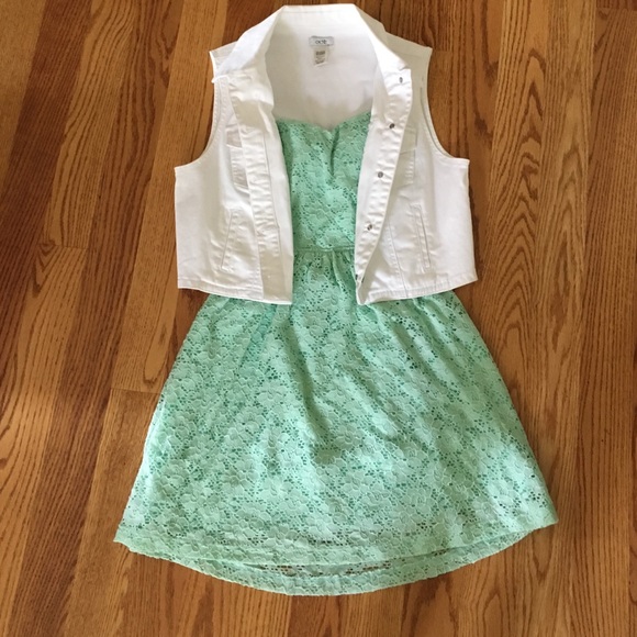 Mint lace strapless mini dress