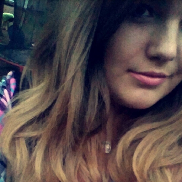 Meet your Posher, Ruby - Picture 1 of 1