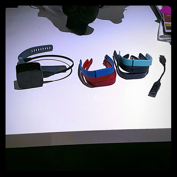 2 types of fit bits - Picture 1 of 1