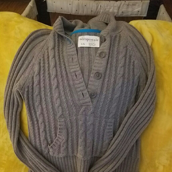 Like new sweater with hood