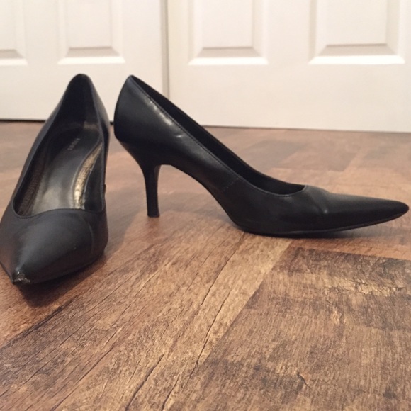 Fioni black roach killer pumps - Picture 2 of 4