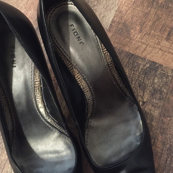 FIONI Clothing Shoes Fioni Black Roach Killer Pumps Poshmark