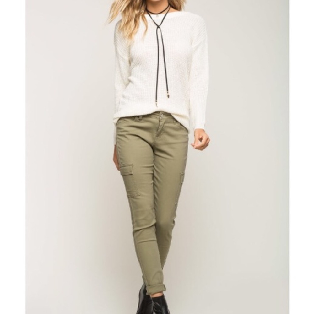 Deep V-Back Ivory Sweater❗️LAST ONE❗️GET IT NOW 😆 - Picture 3 of 3