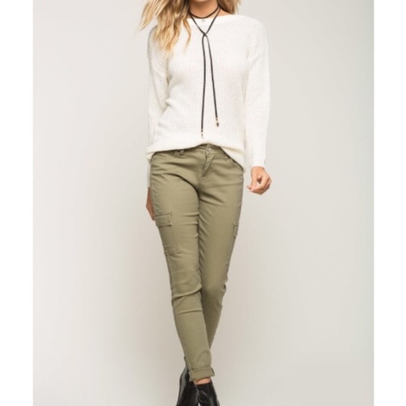 Deep V-Back Ivory Sweater❗️LAST ONE❗️GET IT NOW 😆 - Picture 3 of 3